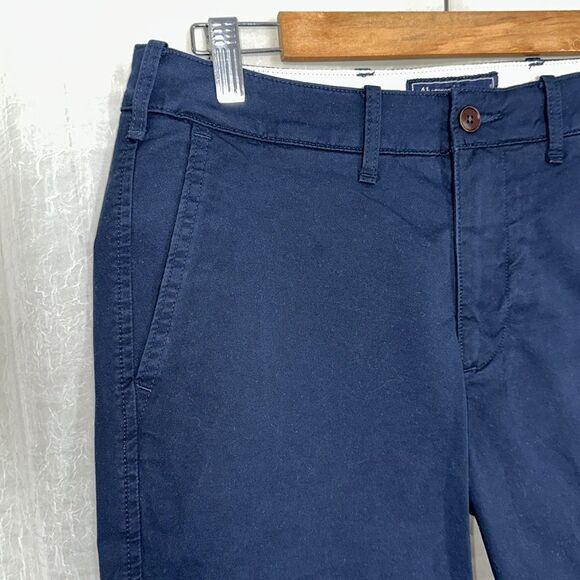 Abercrombie & Fitch 31 x 11” Inseam Navy Cotton Stretch Shorts - Picture 3 of 10
